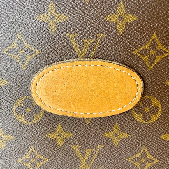 Louis Vuitton authentic vintage garment bag w/keys & hangers, in great condition - Picture 17 of 17